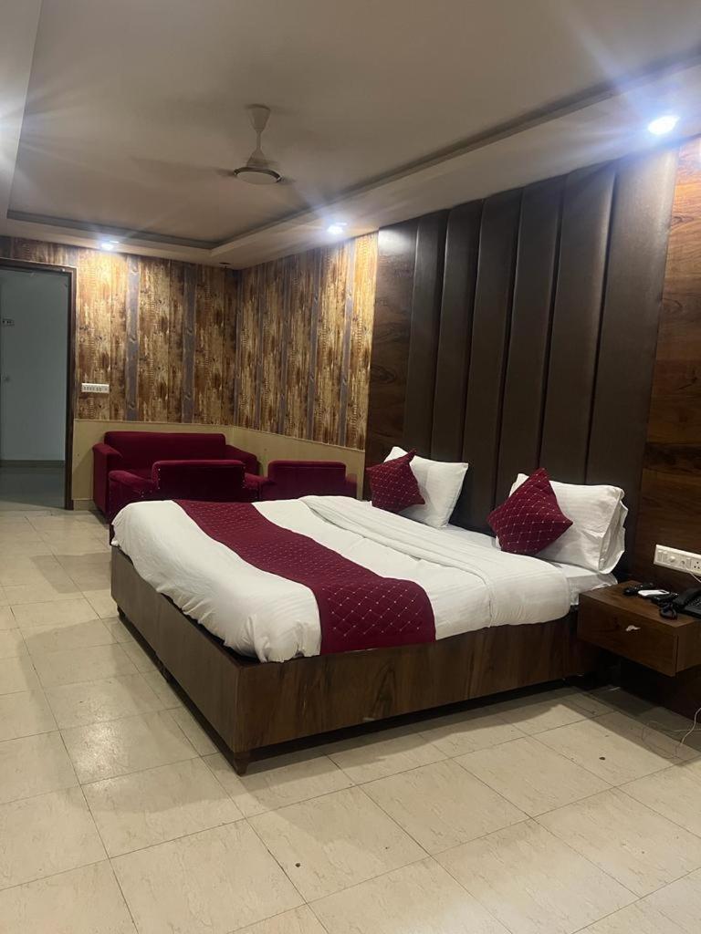 Hotel Hanuwant Palace New Delhi Buitenkant foto